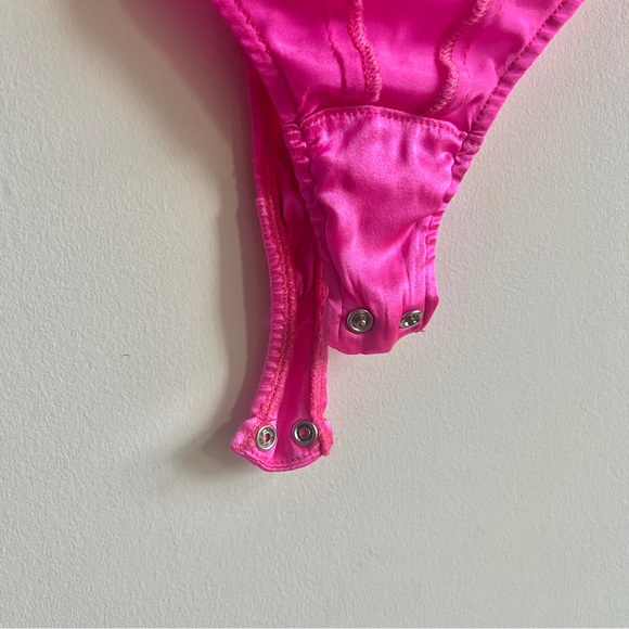 Wendelborn fuscha pink halter neck inside out bodysuit top - Picture 4 of 5